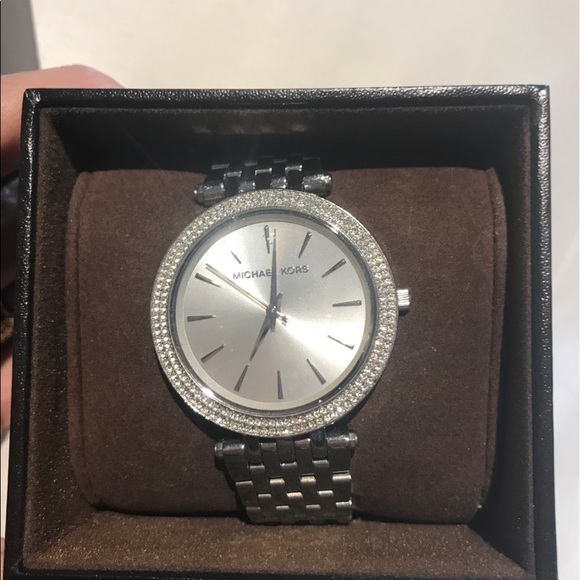 Michael Kors silver watch - Picture 2 of 6